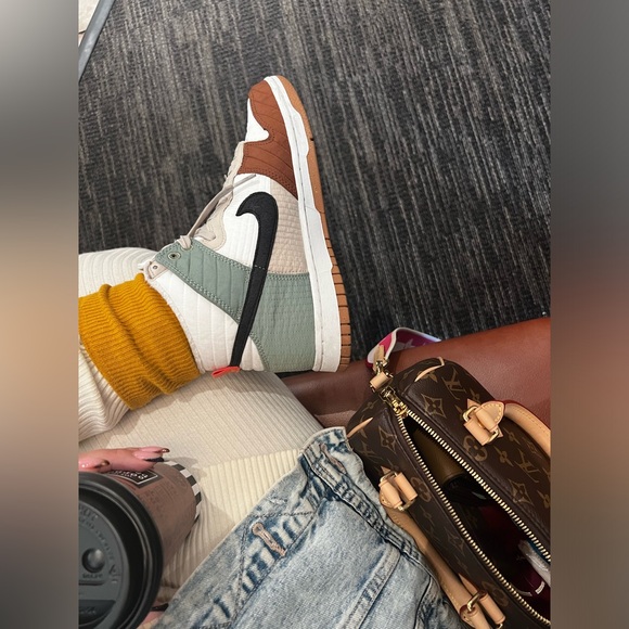 Meet your Posher, Eboni - Picture 7 of 8